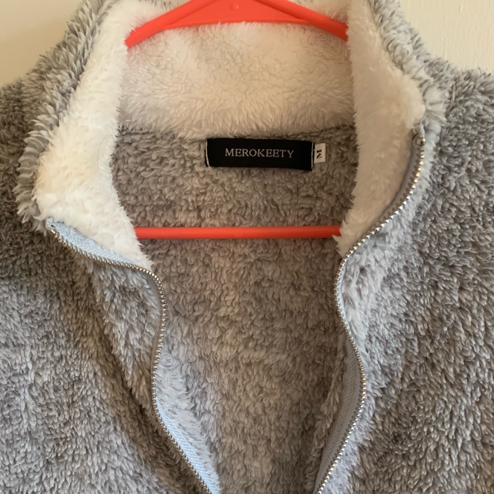 Fuzzy jacket - Picture 2 of 3